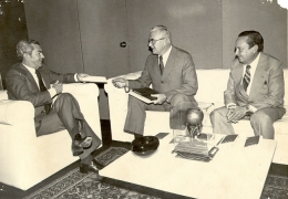 1981 - Ministro da Educação, Rubem Carlos Ludwig, recebe Bruno Markus (reitor) e  Murilo Coutinho Annes (ex-reitor) da UPF